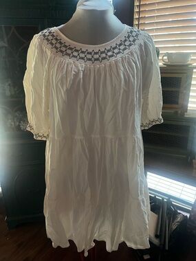 Old Navy XL White Boho Smocked Yoke Tunic Dress with Black Embroidery